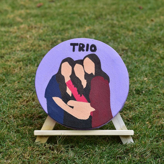 Customisable hand painted circle canvas with easel